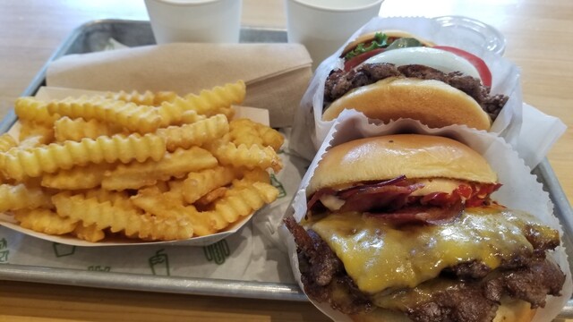 シェイクシャック 二子玉川 Shake Shack 二子玉川 ハンバーガー 食べログ シェイクシャック 二子玉川 Shake Shack 二子玉川 ハンバーガー 食べログ