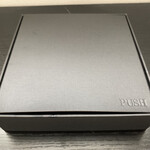 焼肉 ジャンボ - お弁当箱とは思えない高級感…