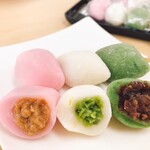 Kammi Dokoro Ike - 花だんごピンク・白・よもぎ　それぞれにこだわりの美味しい餡が入ってます(#^.^#)