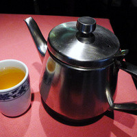 横浜中華街 重慶飯店 本館 - 烏龍茶もポットで