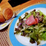 Rinden baamu - パンとサラダ