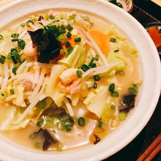 神保町駅でおすすめの美味しいもつ鍋をご紹介 食べログ 神保町駅でおすすめの美味しいもつ鍋をご紹介 食べログ