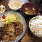 家庭料理居酒屋 よってって - ♪豚肉の生姜焼定食 ¥500