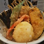 米と天ぷら 悠々 - 鶏と半熟玉子の天ぷら丼ぶり 900円
