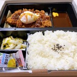 かつアンドかつ - 味噌ロースかつ弁当の温泉玉子のせ