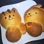 トイパン - リスのキャラメルクリーム 150円、うさぎのオレンジクリーム 150円