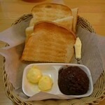 Komeda Kohi Ten - 「小倉トースト」460円