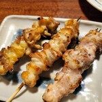 酉や喜兵衛 - なんこつ、ぼんぼち(ぼんじり)、とりみ(正肉)の塩