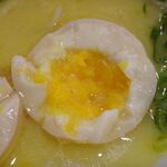 黄金の塩らぁ麺 ドゥエイタリアン - 