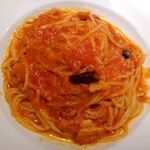 カプリチョーザ - トマトとニンニクのスパゲティ