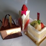 Endroit Palais - 左から、イルミネ、苺のショート、フルーツケーキ