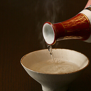 温度や熟成期間にこだわった選りすぐり銘酒を、“燗酒”で味わう