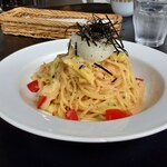 シティー カントリー シティ - 茹でキャベツ、トマト、大根おろしの明太子パスタ