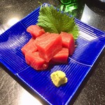 三酉屋 - まぐろぶつ550円