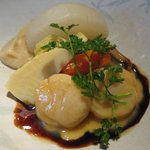 チョイスコース(2680円)の「イサキと帆立　ブールブランソース」