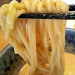 ラーメン おこじょ - 冷水締めでキリッとコシのある20番細麺