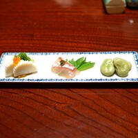 石ばし - 山口県宇部産の 蒲鉾、イクラのせ、鯛の昆布〆 山椒のせ、空豆