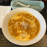 キンギョ - カリーうどんバターチキン