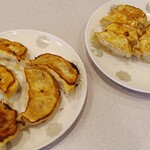 珍々飯店 - ジャンボ餃子＆特製餃子