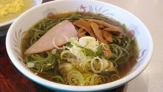 Chinchin Hanten - ほうれん草麺のラーメン