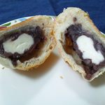 カフェむぎわらい - クリームチーズ入りあんぱん