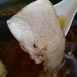 そば処 久楽 - チャーシューは歯応えのあるもの♪
