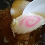 そば処 久楽 - なるとは「の」の字♪