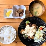 地鶏食堂じん. - 