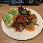 旬菜バール リカリカーレ - 日替りメインプレート