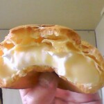 ミニストップ - シュー断面　カスタード＆ホイップがトローリ