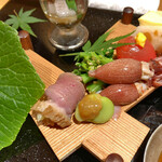 銀座 しのはら - 八寸は空豆とこのわたが特に美味しかったです
      最初別々に食べて正解でした