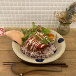 オヤツヤ イス - 