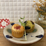 オヤツヤ イス - 