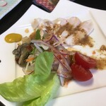 かな和 - 蒸し鶏とくらげの棒々鶏風サラダ