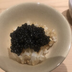 海味 - おまかせ２７５００円。キャビアと玄米。ご主人曰く「玄米を食べるためのキャビア」。キャビアの味がわかるのも、１０年早いかも。。。とても美味しかったですよ（╹◡╹）