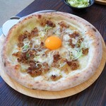 くつろぎ納屋 森のキッチン - すき焼きピッツァ