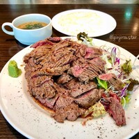キャトルラパン - ステーキランチ(肉400g)
