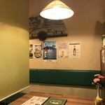 ベトナム料理レーロイ - テーブル間に仕切ができ、よりゆったりできる空間になりました。