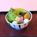 抹茶のソフトクリームあんみつ