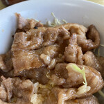 食事処 あむ - カルビ丼のアップです