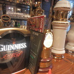 蜂の巣 - カウンター上はこんな感じ