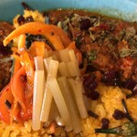 カレー独歩ちゃん - フキ、玉ねぎのアチャール