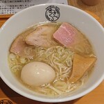 らーめん 五ノ神精肉店 - 肉汁塩ラーメン(味玉トッピング)