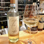 ヴィネリア グーフォ - 白ワイン　770円