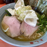 ラーメン よし家 - ラーメン 中盛　870円