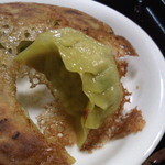 焼餃子の皮（手作り）のアップです。