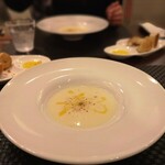 チェント・ドゥエ - 塩と水だけで作ったカリフラワーのスープ