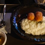 アミューズメント カフェ バー ザ クレイドル - 