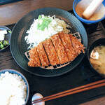 Doremi - ロースカツ定食ランチ 913円