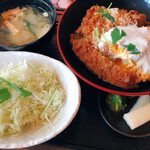 Doremi - 卵とじロースカツ丼 1045円